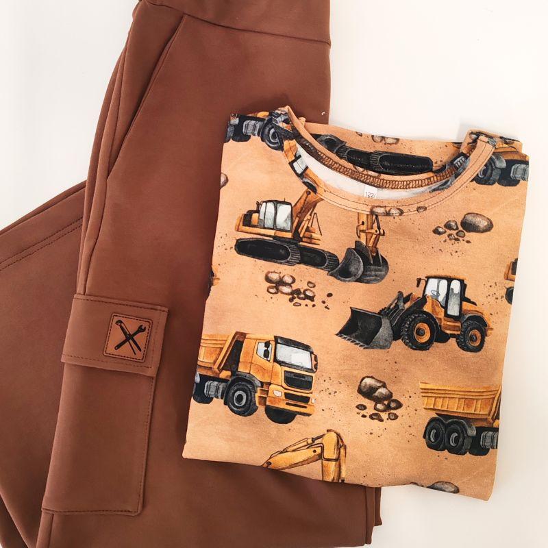 lastenvaatesetti-työkoneet-kuva1-ihkaclothing lastenvaatesetti-työkoneet-kuva1-ihkaclothing